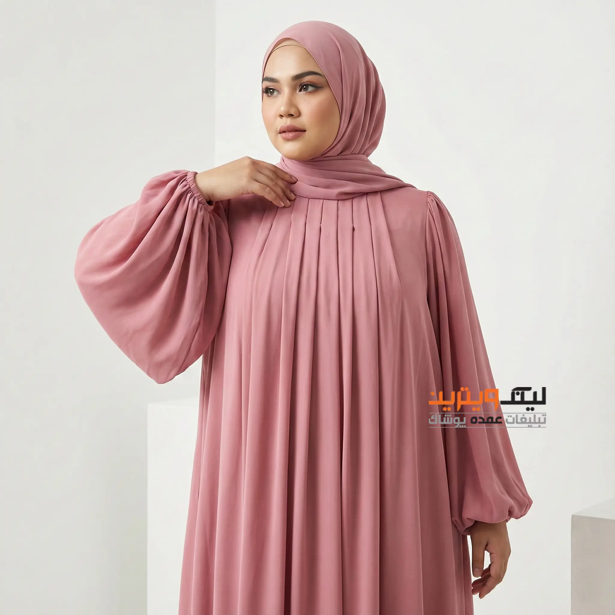 شومیز مجلسی سایز بزرگ زنانه عمده | حجاب استایل با شومیز یقه خاص سایز بزرگ زنانه | دختری با شومیز زنانه برای افراد چاق